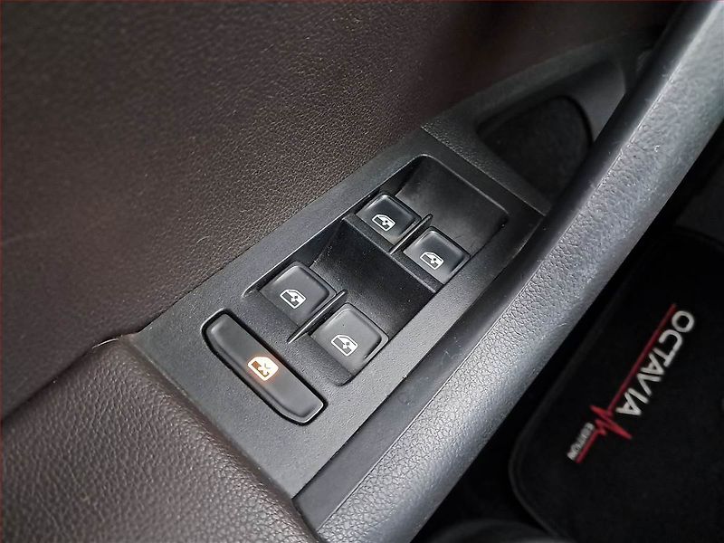Škoda Octavia (2016) Laurin&Klement 2.0 TDI, 4X4 - fotka 18 z 21