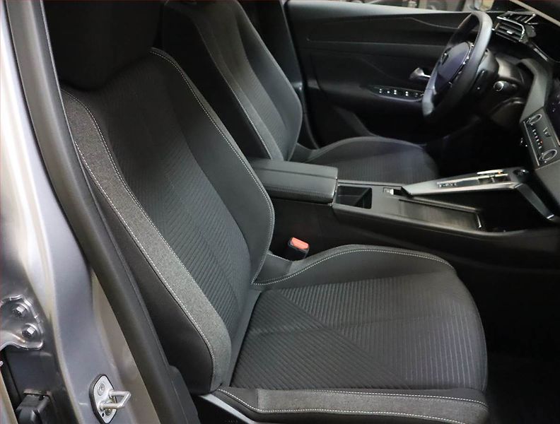 Peugeot 308 (2024) 1.2 PureTech - fotka 9 z 19