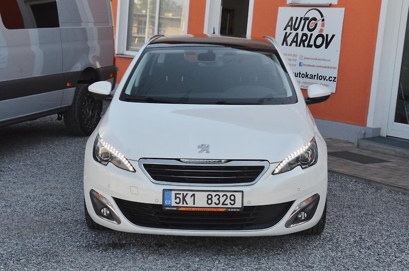 Peugeot 308 (2017) SW 1.2 96kW Allure / AUTOMAT - fotka 2 z 39