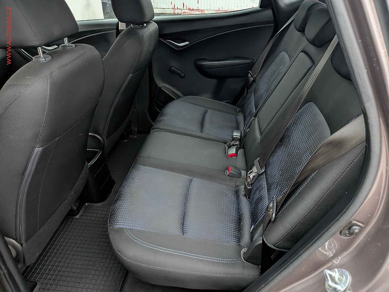 Hyundai ix20 (2013) 1.4i, 2.maj,ČR, AC, el. - fotka 11 z 14