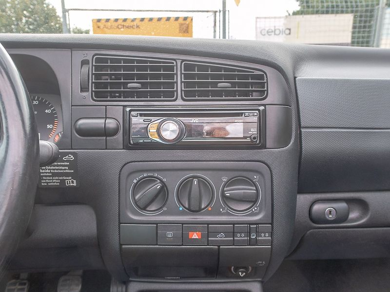 Volkswagen Golf (1999) 1.9TDI 66KW – KABRIO - fotka 16 z 36