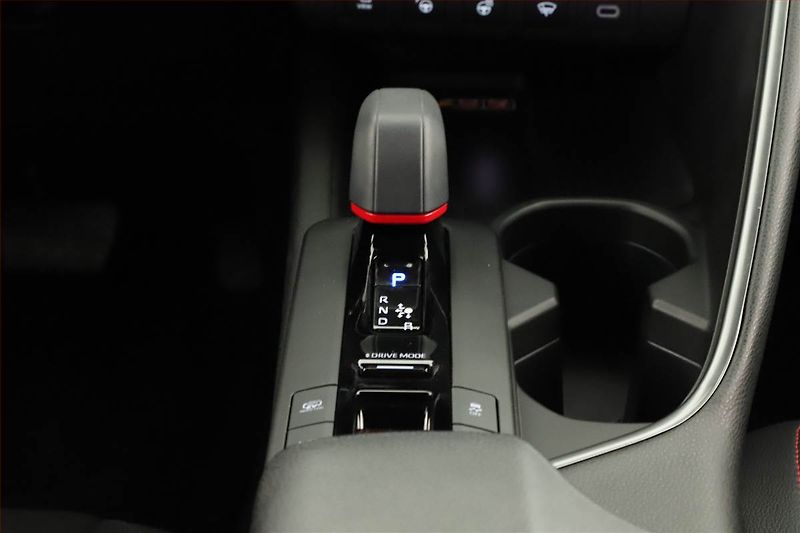 Toyota C-HR (2024) 2.0 Plug-in - fotka 10 z 21