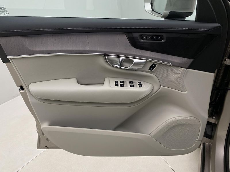 Volvo XC90 (2026) T8 AWD Plug-in BRIGHT PLUS 7m - fotka 7 z 71