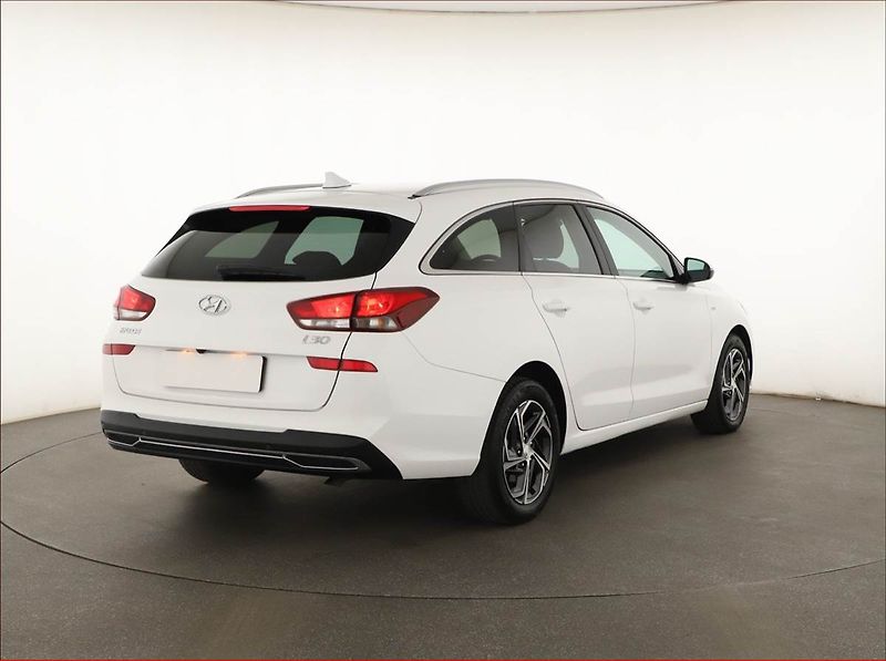 Hyundai i30 (2023) Smart 1.5 T-GDI MHEV, Automat - fotka 5 z 16