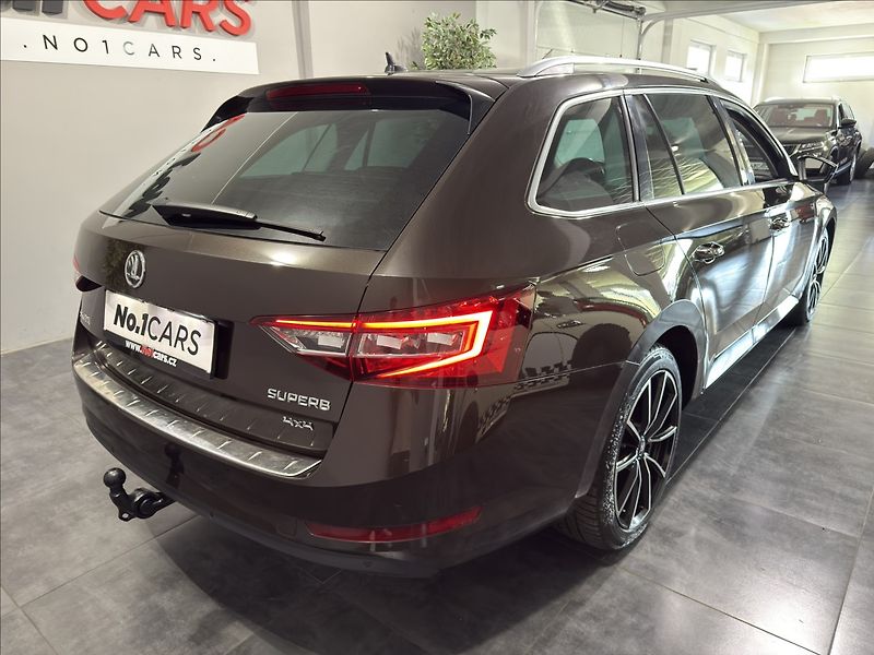 Škoda Superb 2,0   TDI 110kW STYLE 4x4 TAŽN - fotka 5 z 47
