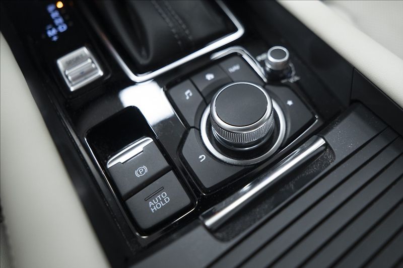 Mazda 6 2,5 SKYACTIV-G AT NAVI KŮŽE ČR - fotka 26 z 44
