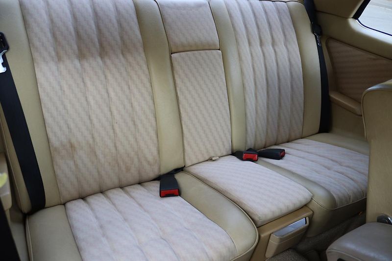 Mercedes-Benz 123 230CE KUPÉ AUTOMAT 100kW - fotka 37 z 48