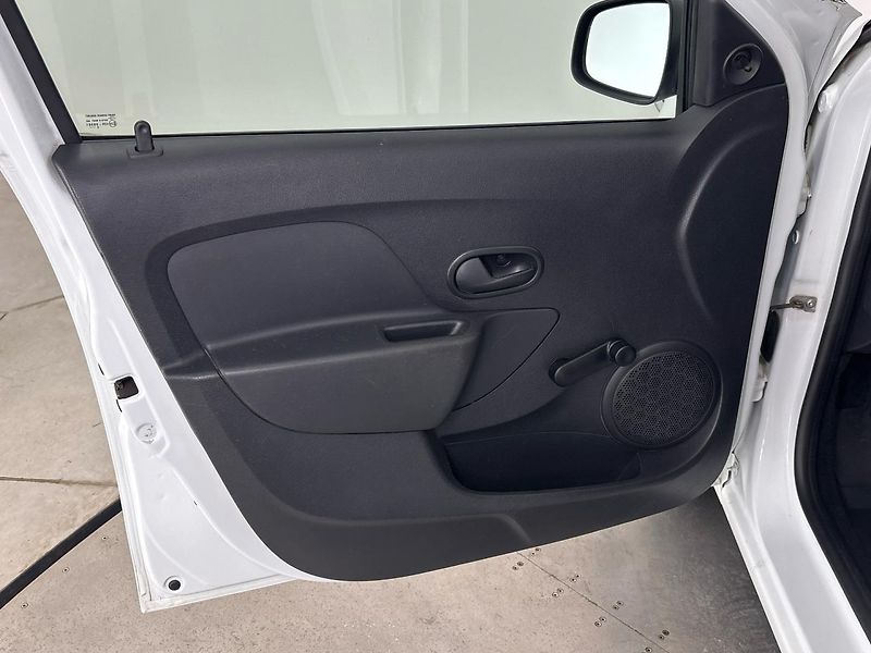 Dacia Logan Access - fotka 13 z 24