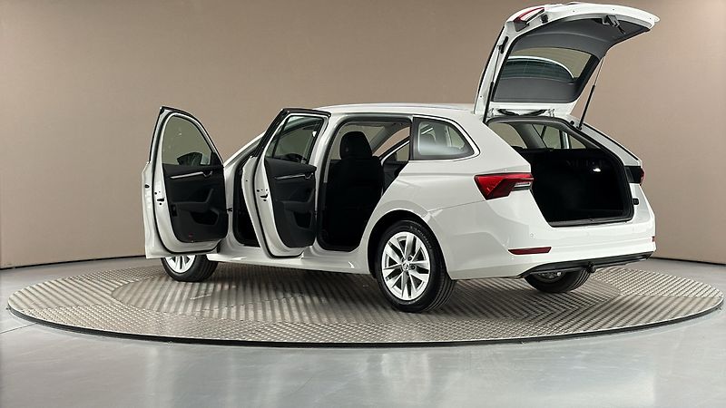 Škoda Octavia 2.0 TDI DSG Style Combi - fotka 7 z 27