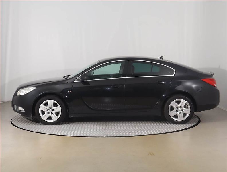 Opel Insignia (2011) 1.4 Turbo, Navi, Tempomat - fotka 3 z 14