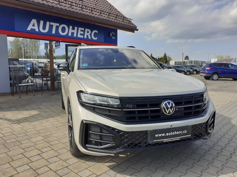 Volkswagen Touareg (2023) 3.0 V 6 TDi R-Line - fotka 2 z 50