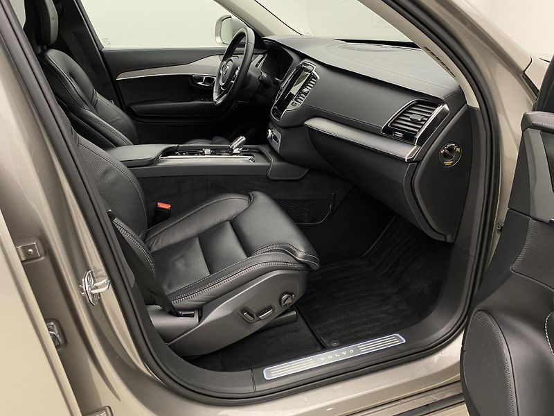 Volvo XC90 B5 AWD INSCRIPTION AUT CZ 7m - fotka 24 z 56