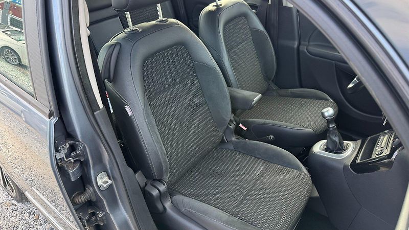 Citroën C3 Picasso (2009) 1.4i 70kW*Exclusive*PDC*Klima* - fotka 17 z 23