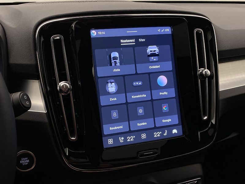 Volvo XC40 (2026) B4 AUT DARK PLUS - fotka 42 z 54