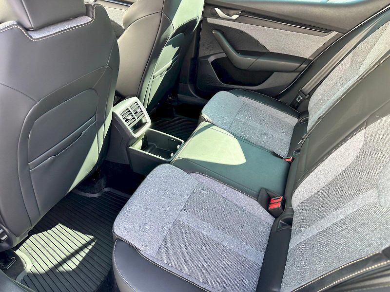 Škoda Octavia (2024) 1.5 TSI 110kW MHEV Top Selecti - fotka 19 z 24
