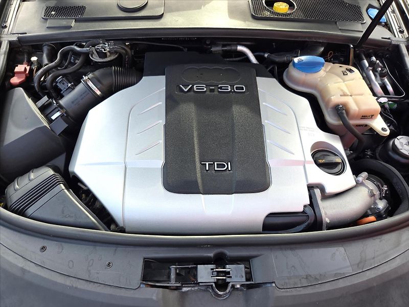 Audi A6 3,0 TDi 171kW Quattro Business - fotka 18 z 20