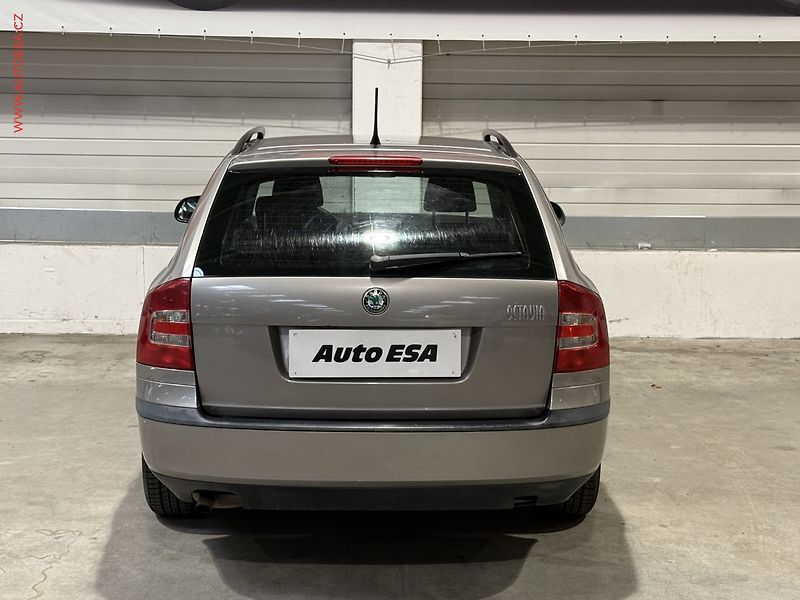 Škoda Octavia (2011) 1.6i, 2.maj,ČR, Tour, +kola - fotka 5 z 15