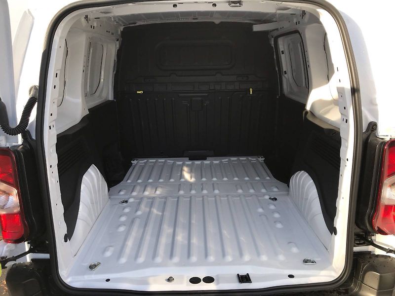 Peugeot Partner (2025) Furgon L1 650 1,5 BlueHDi S&S - fotka 4 z 7