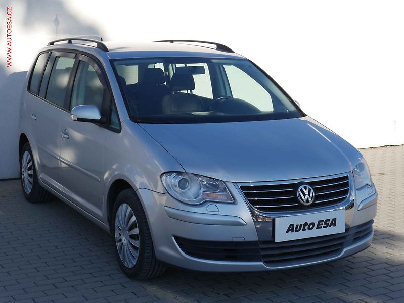 Volkswagen Touran (2009) 1.4TSi, AC, xenon - fotografie inzerátu