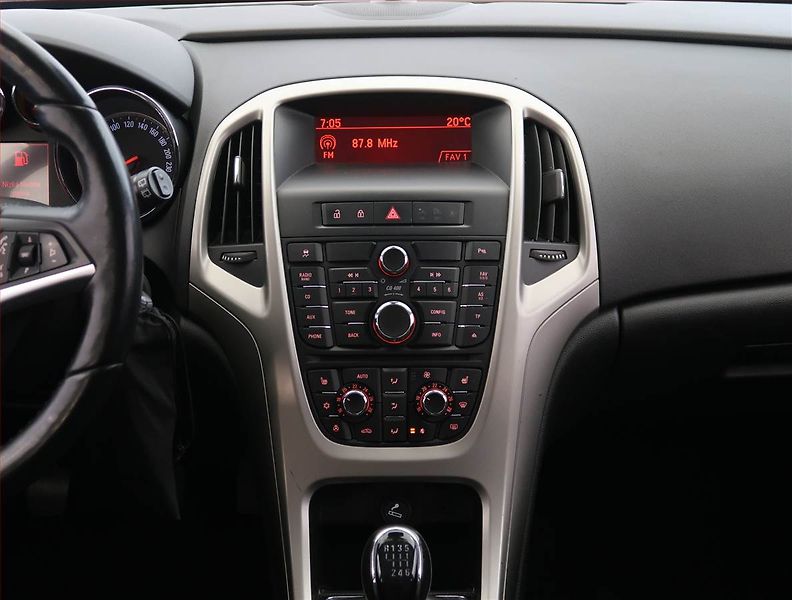 Opel Astra (2013) 1.4 T, Serv.kniha, Tempomat - fotka 12 z 19
