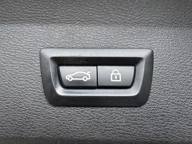 BMW X1 (2021) 18d X-DRIVE AT/8 X LINE ČR - fotka 29 z 30