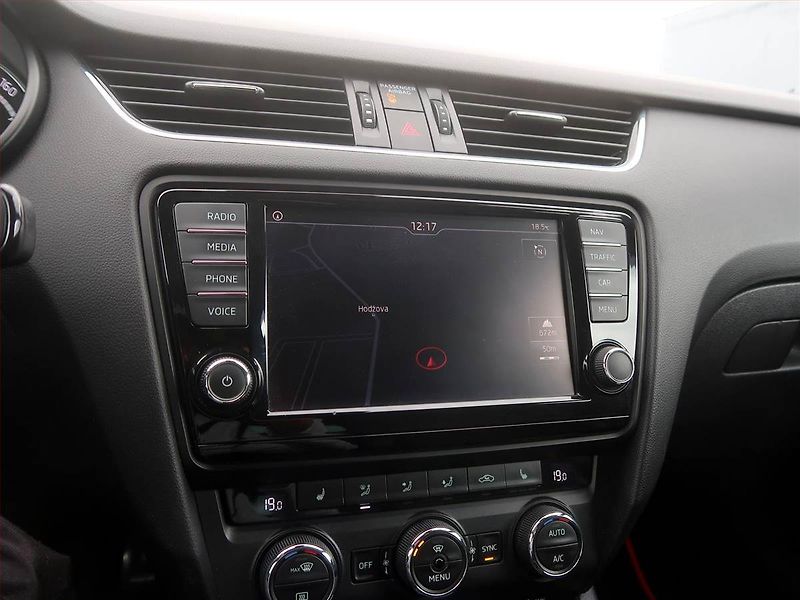 Škoda Octavia (2015) RS 2.0 TDI, Navi, Xenony - fotka 12 z 15