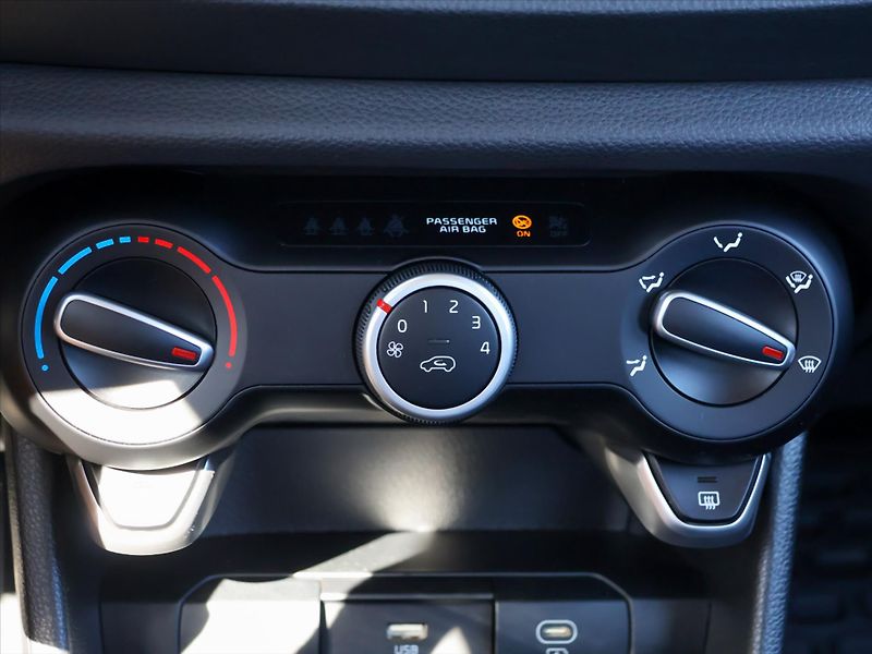 Kia Picanto 1,0 DPi 46kW Comfort CZ 1.Maj - fotka 27 z 37