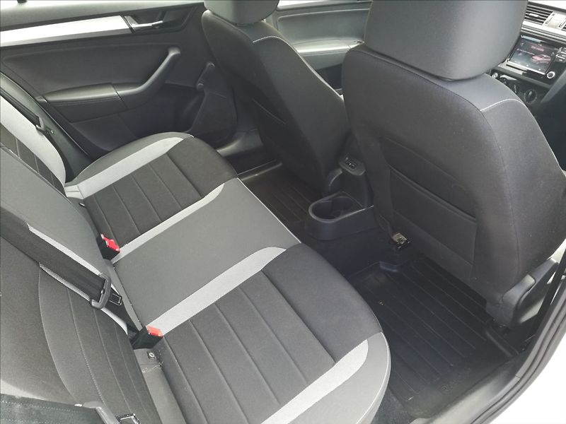 Škoda Rapid 1,0 TSi Ambition - fotka 12 z 17