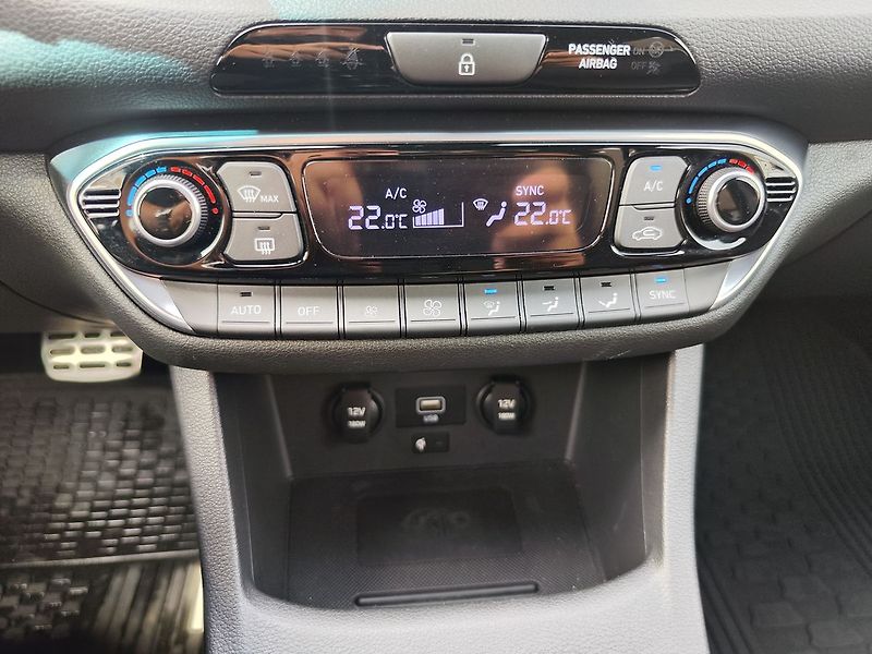 Hyundai i30 1.5 T-GDI/117kW N-Line DCT - fotka 22 z 32