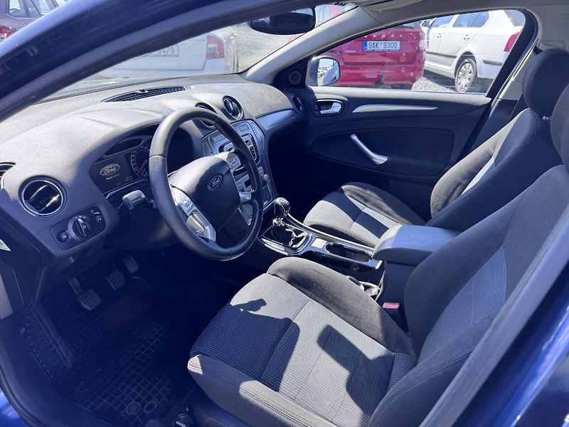Ford Mondeo 2.0 TDCi, 103 kW, kombi - fotka 10 z 19