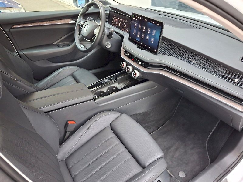 Škoda Superb (2024) Combi L&K DSG 2,0TDi 110kW - fotka 14 z 35