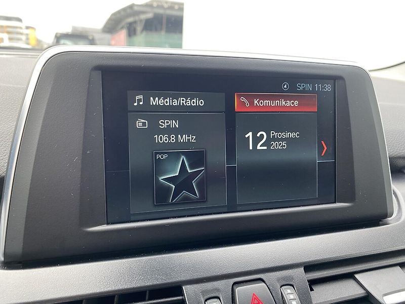 BMW Řada 2 216i 80 kW Active tourer - fotka 16 z 28