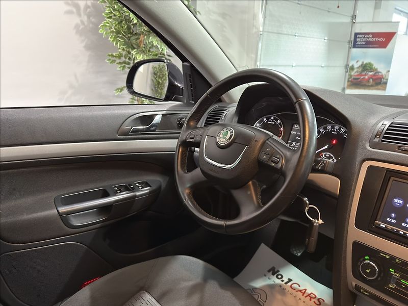 Škoda Octavia 1,4   TSI 90KW CARPLAY XENON - fotka 20 z 33