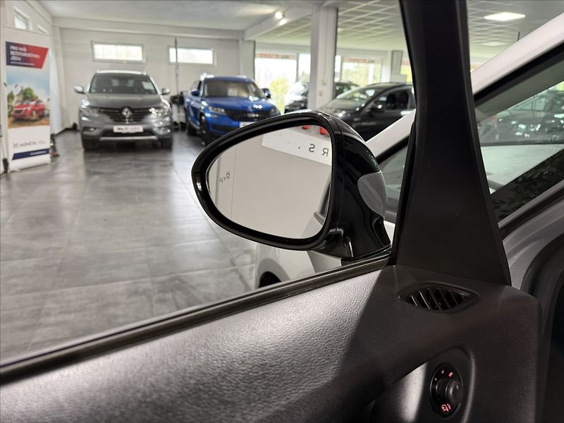 Opel Zafira 1,4   TURBO COSMO VÝHŘEV TZ - fotka 8 z 49