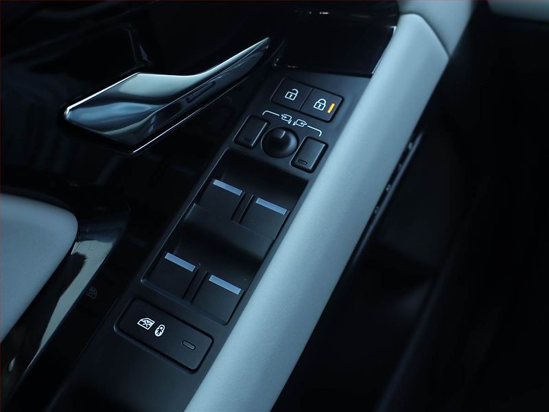 Land Rover Range Rover Evoque (2025) D200 AWD - fotka 18 z 22