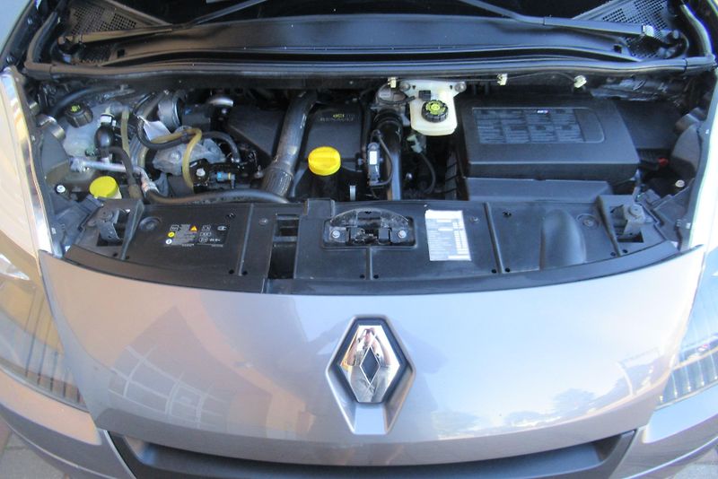 Renault Scénic 1.5 DCi AUT. KLIMA TAŽNÉ - fotka 19 z 20
