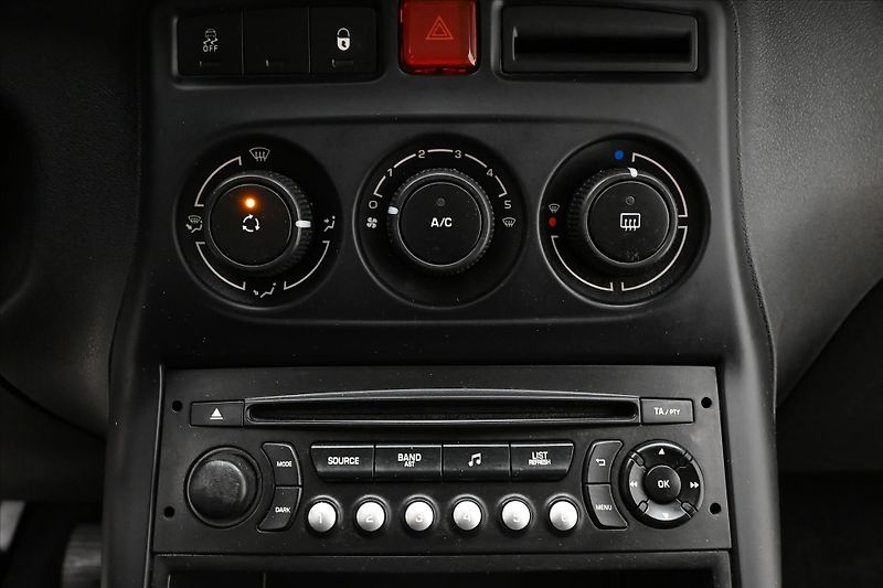 Citroën C3 Picasso 1,6 HDI 73 kW TAŽNÉ Záruka až - fotka 19 z 28