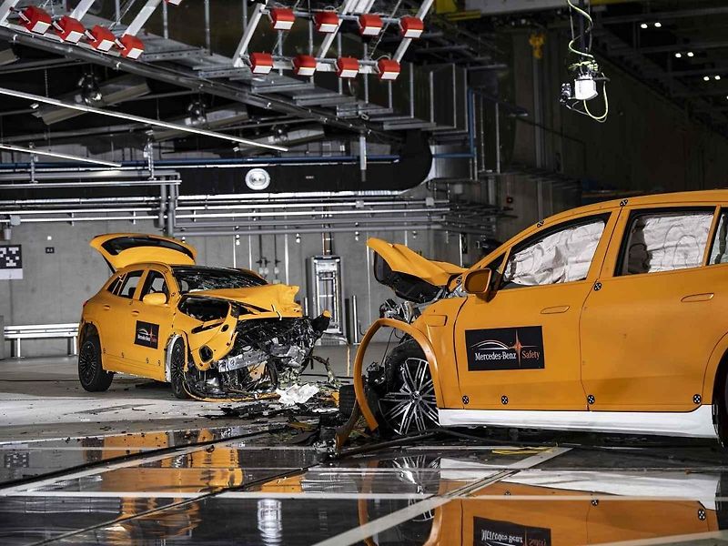 Nárazový test Mercedes-Benz EQA a EQS