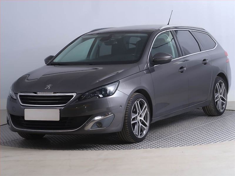 Peugeot 308 (2016) 2.0 BlueHDi, Navi, Tempomat - fotka 2 z 23
