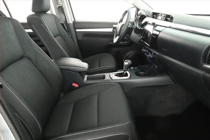 Toyota Hilux (2025) 2.8 D-4D MHEV - fotka 7 z 21