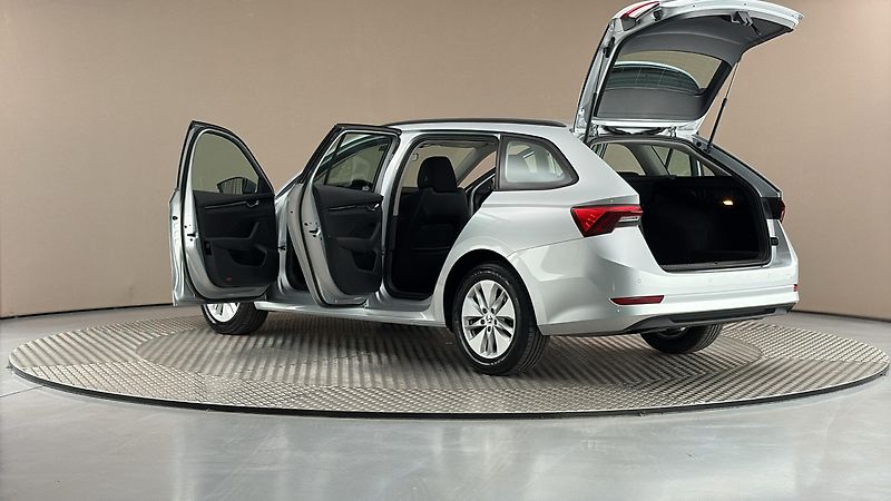 Škoda Octavia 1.0 TSI Ambition Combi - fotka 7 z 24