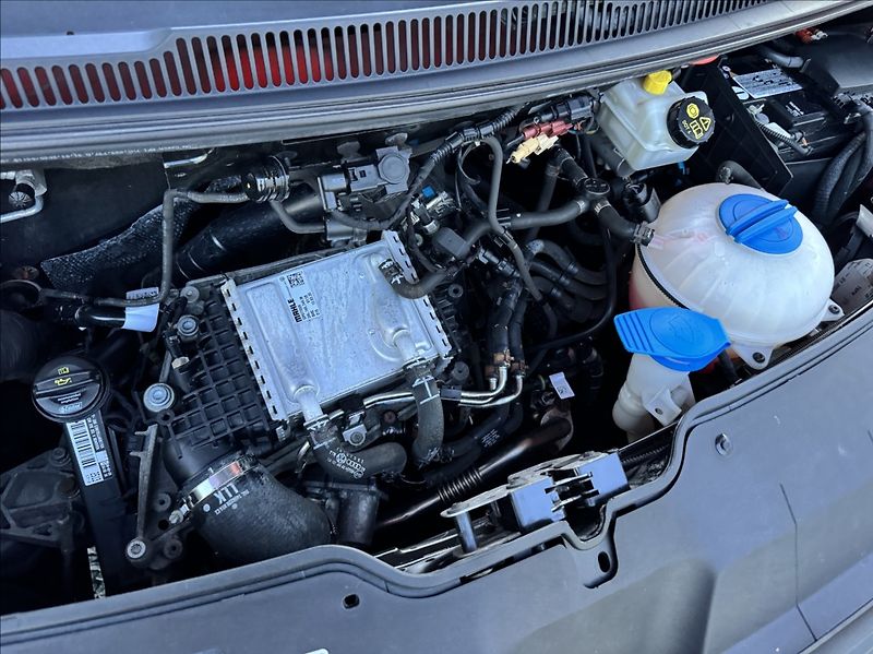 Volkswagen Transporter 2,0 TDI DSG LONG DPH 1.maj ČR - fotka 46 z 50