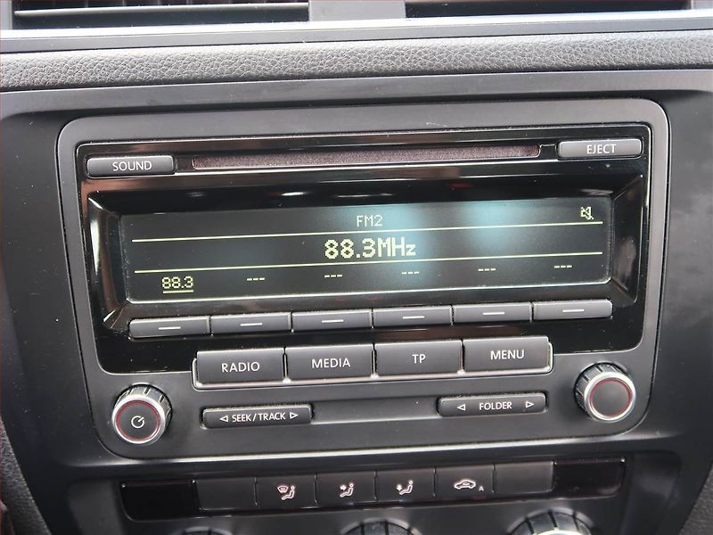 Volkswagen Jetta (2012) 1.2 TSI, Serv.kniha, Tempomat - fotka 12 z 16