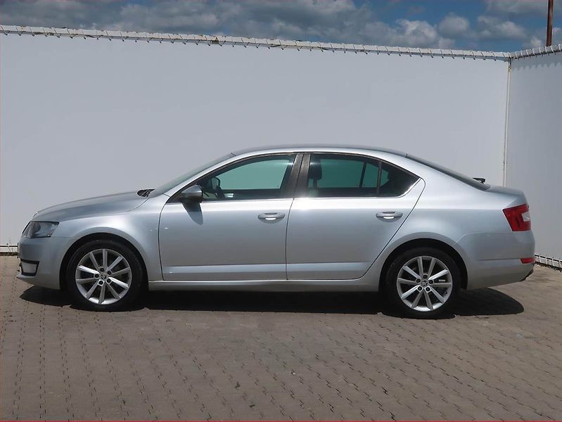 Škoda Octavia (2015) Elegance 1.6 TDI, Serv.kniha - fotka 3 z 16