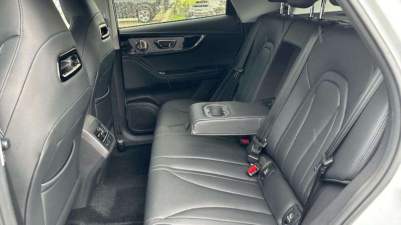 Omoda 5 (2025) 1.6 tGDI 108kW Premium - fotka 11 z 21