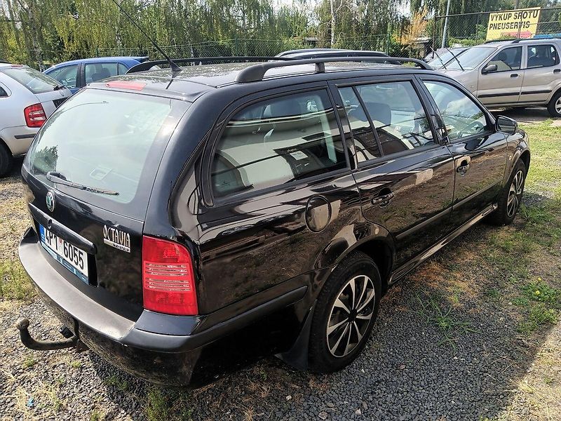 Škoda Octavia 1.9 TDI  Ambiente TOUR - fotka 5 z 40