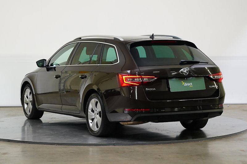 Škoda Superb - fotka 7 z 27