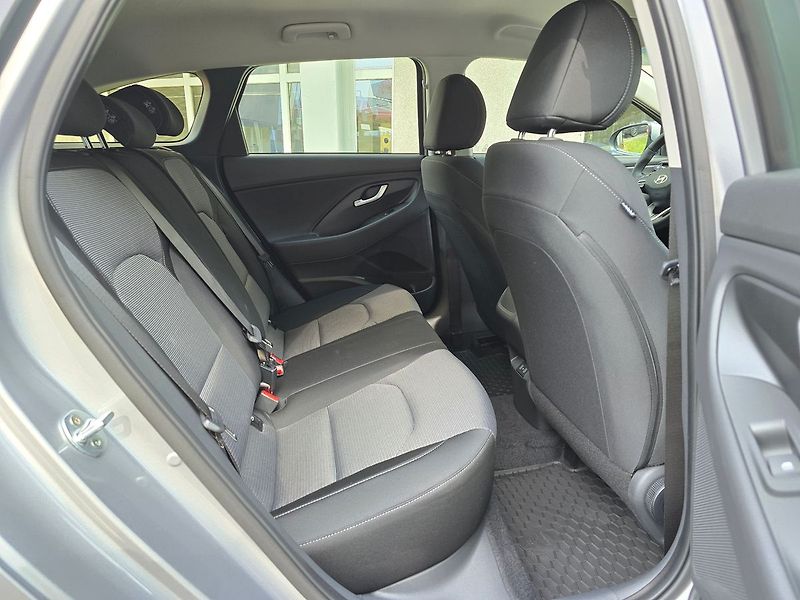 Hyundai i30 (2026) 1.0 T-GDi Go Czech - fotka 24 z 25