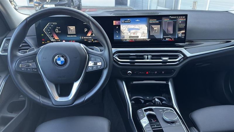 BMW Řada 3 318d Touring - fotka 6 z 9