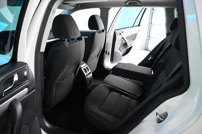 Škoda Octavia (2012) 1.6 ELEGANCE TDI - fotka 9 z 21